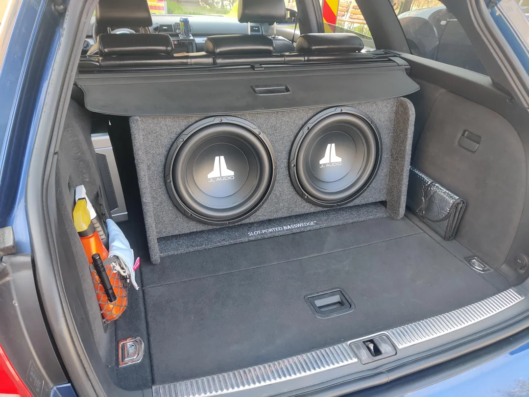 Car Audio service at Hollywood Sound